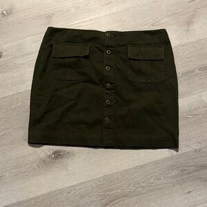 Olive‎ Button-Front Mini Skirt